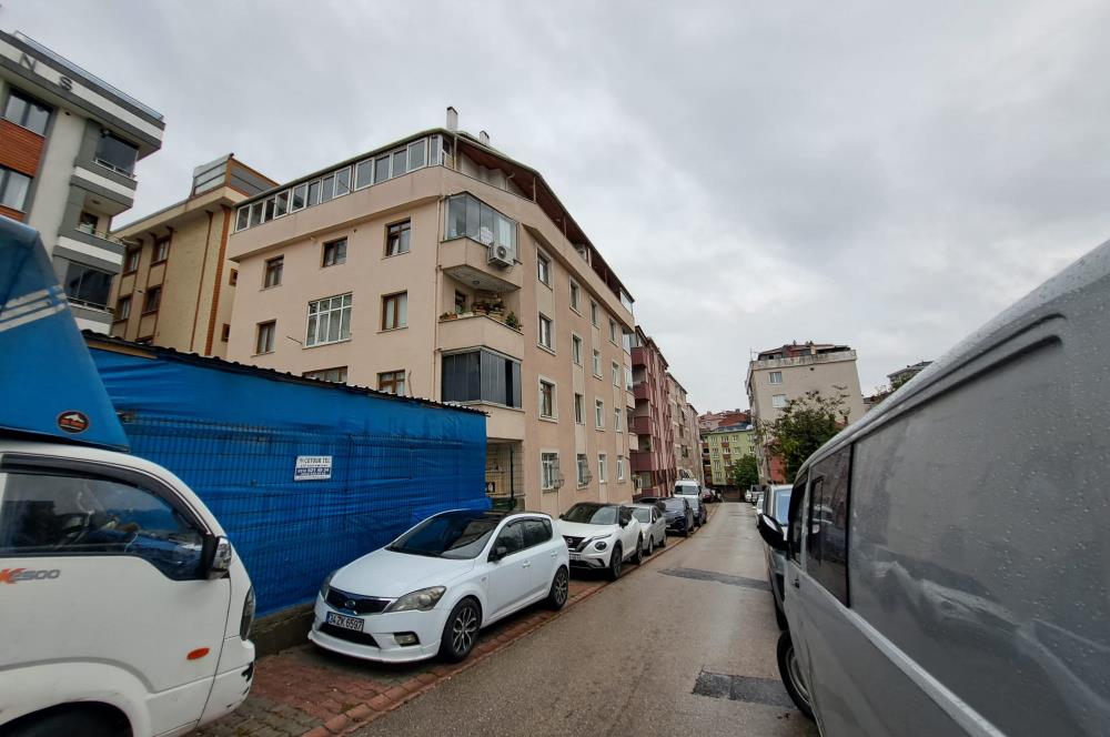 Ümraniye Cengiz Topel Caddesine ve Metroya Komşu Geniş 3+1 100m2