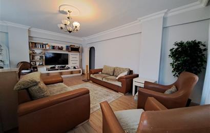 Ümraniye Cengiz Topel Caddesine ve Metroya Komşu Geniş 3+1 100m2
