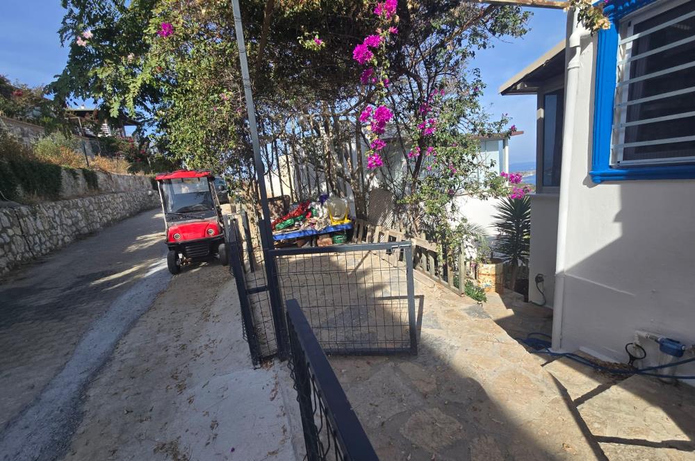 Bodrum Gümüşlük Full ve Kapanmaz Deniz Manzaralı Satılık Villa