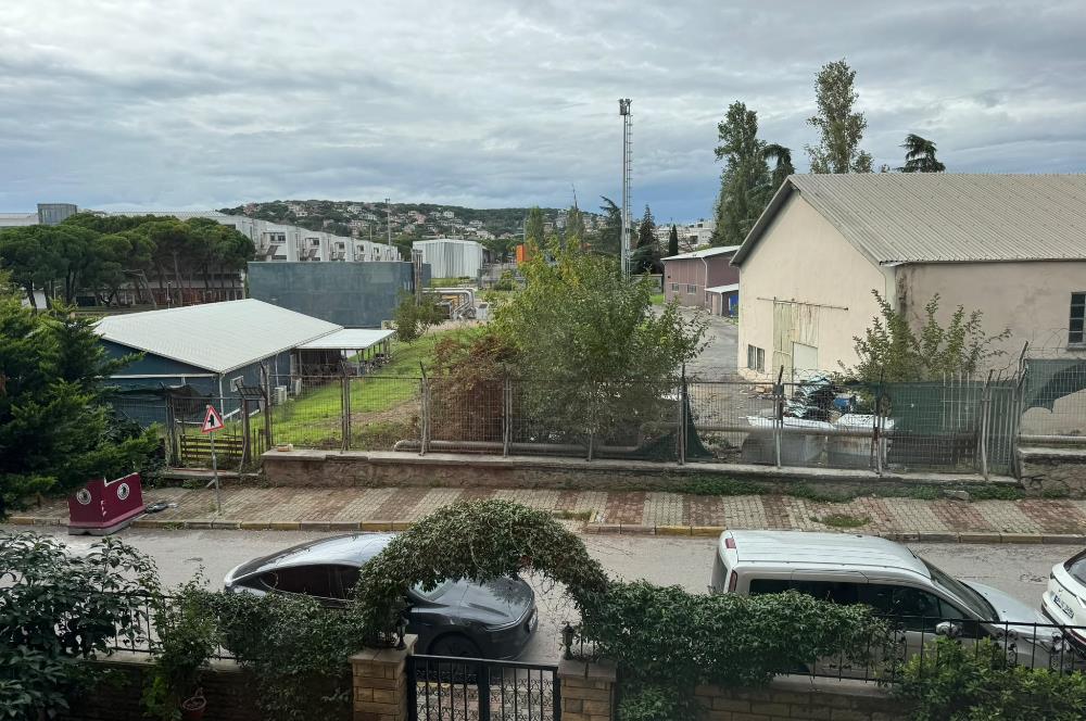 KAMP YOLU CADDESİNDE ÇOK GENİŞ VE FERAH SATILIK 3+1