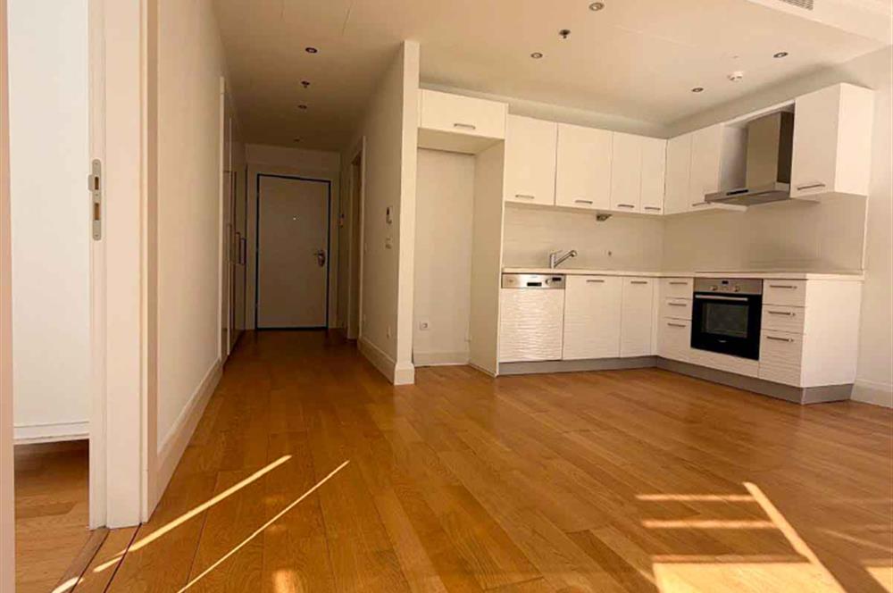 Fikirtepe Teknik Yapı'da Boş 1+1 Daire - 45m² Net