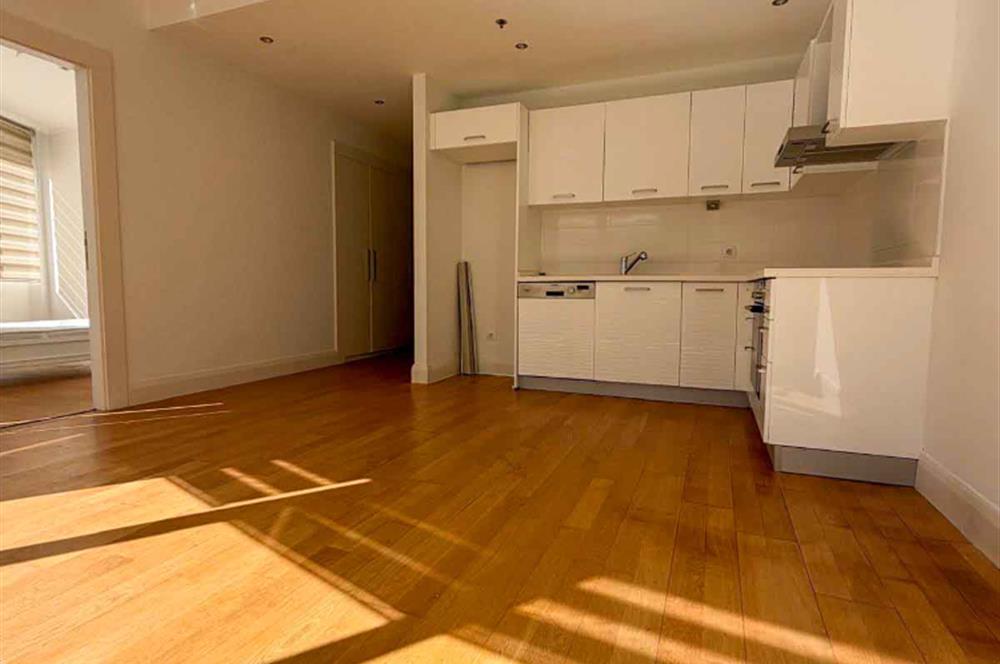 Fikirtepe Teknik Yapı'da Boş 1+1 Daire - 45m² Net