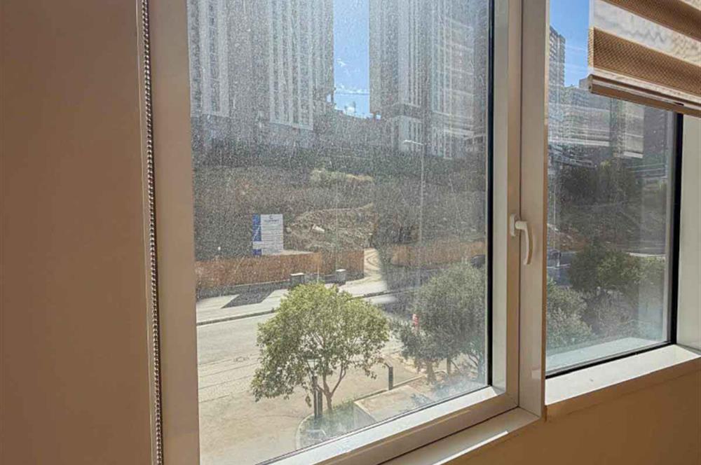 Fikirtepe Teknik Yapı'da Boş 1+1 Daire - 45m² Net