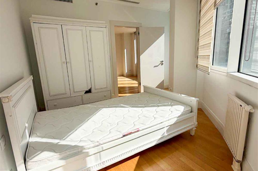 Fikirtepe Teknik Yapı'da Boş 1+1 Daire - 45m² Net