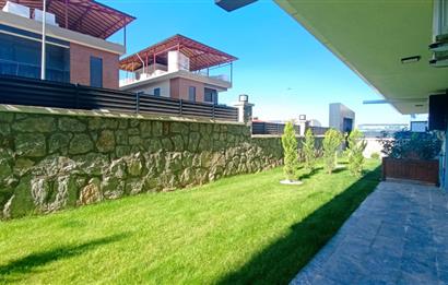 C21 LOFT'TAN SERVERGAZİ'DE HAVUZLU SİTEDE EŞYALI SATILIK 1+1