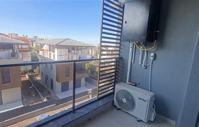 C21 LOFT'TAN SERVERGAZİ'DE HAVUZLU SİTEDE EŞYALI SATILIK 1+1