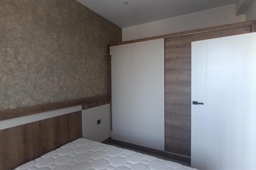 C21 LOFT'TAN SERVERGAZİ'DE HAVUZLU SİTEDE EŞYALI SATILIK 1+1