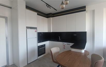 C21 LOFT'TAN SERVERGAZİ'DE HAVUZLU SİTEDE EŞYALI SATILIK 1+1