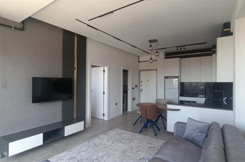 C21 LOFT'TAN SERVERGAZİ'DE HAVUZLU SİTEDE EŞYALI SATILIK 1+1