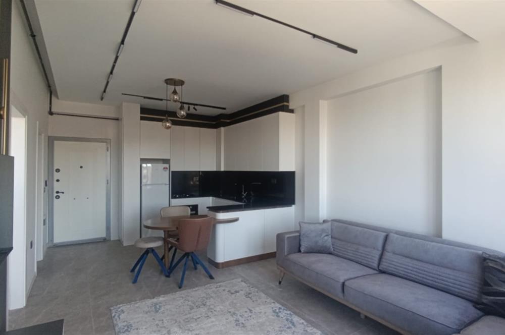C21 LOFT'TAN SERVERGAZİ'DE HAVUZLU SİTEDE EŞYALI SATILIK 1+1