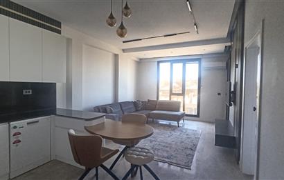 C21 LOFT'TAN SERVERGAZİ'DE HAVUZLU SİTEDE EŞYALI SATILIK 1+1