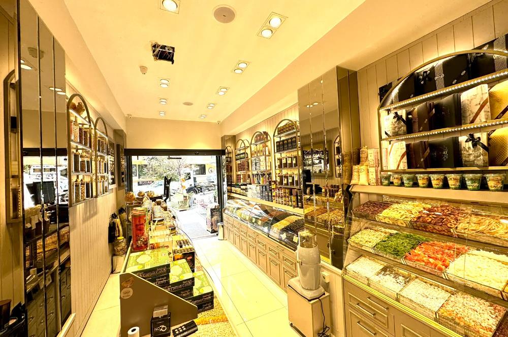 Kadıköy CaddeBostan Plaj Yolu Sokakta Kiralık Dükkan