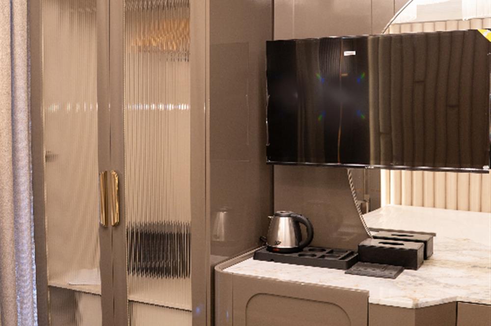 FATİH TİYATRO CADDESİ 328 M2 NET SATILIK OTEL