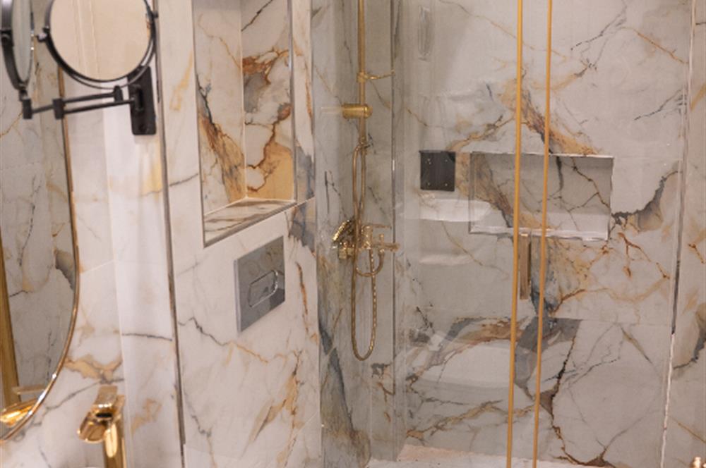 FATİH TİYATRO CADDESİ 328 M2 NET SATILIK OTEL