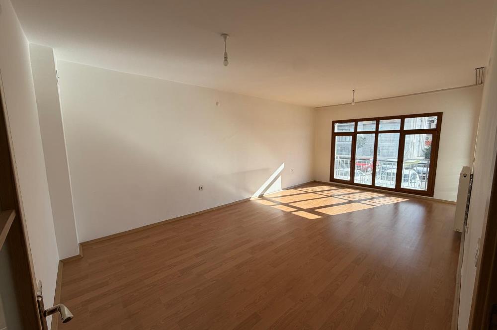 ALTIAĞAÇTA GENİŞ ODALI BALKONLU 3+1 KİRALIK DAİRE