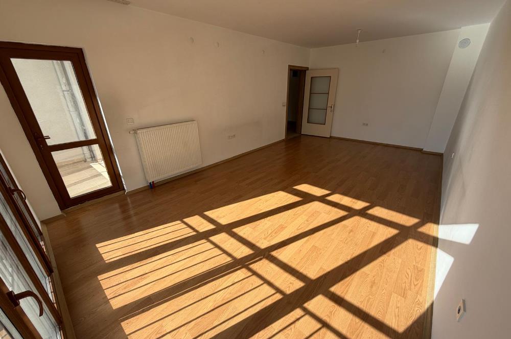 ALTIAĞAÇTA GENİŞ ODALI BALKONLU 3+1 KİRALIK DAİRE
