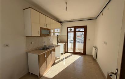 ALTIAĞAÇTA GENİŞ ODALI BALKONLU 3+1 KİRALIK DAİRE