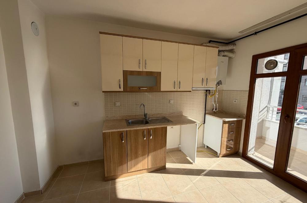 ALTIAĞAÇTA GENİŞ ODALI BALKONLU 3+1 KİRALIK DAİRE