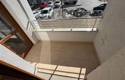 ALTIAĞAÇTA GENİŞ ODALI BALKONLU 3+1 KİRALIK DAİRE
