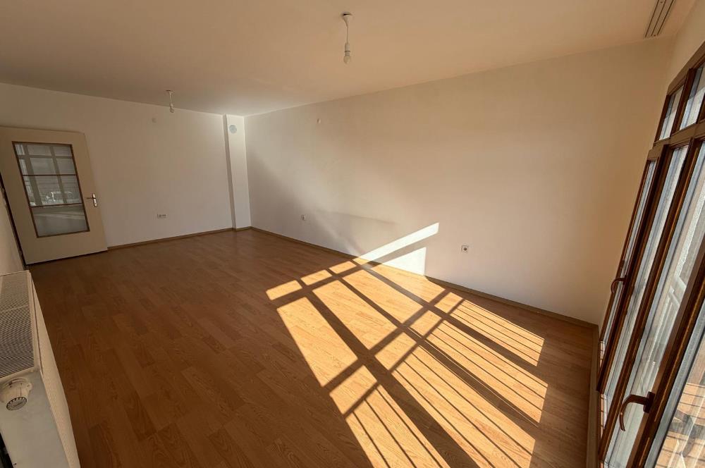 ALTIAĞAÇTA GENİŞ ODALI BALKONLU 3+1 KİRALIK DAİRE