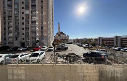 ALTIAĞAÇTA GENİŞ ODALI BALKONLU 3+1 KİRALIK DAİRE