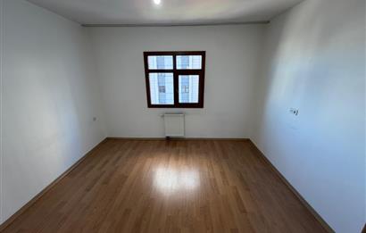 ALTIAĞAÇTA GENİŞ ODALI BALKONLU 3+1 KİRALIK DAİRE