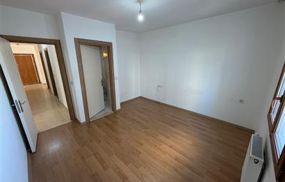 ALTIAĞAÇTA GENİŞ ODALI BALKONLU 3+1 KİRALIK DAİRE