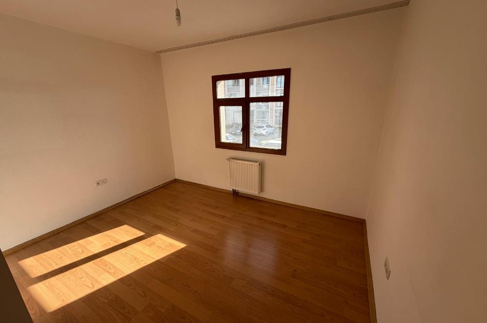ALTIAĞAÇTA GENİŞ ODALI BALKONLU 3+1 KİRALIK DAİRE