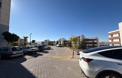 ALTIAĞAÇTA GENİŞ ODALI BALKONLU 3+1 KİRALIK DAİRE
