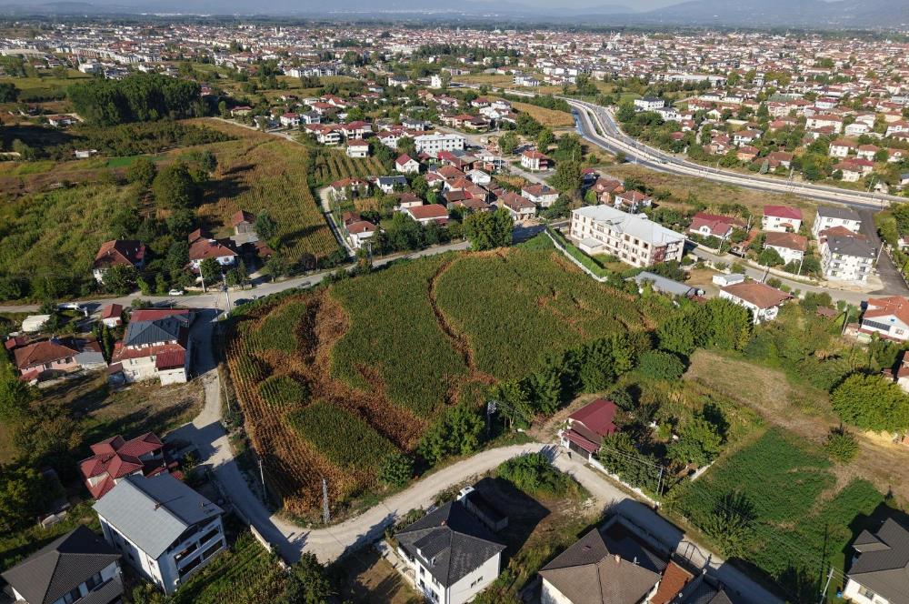AKYAZI İNÖNÜ'DE BÜYÜME AVANTAJLI 1981 M2 ARSA