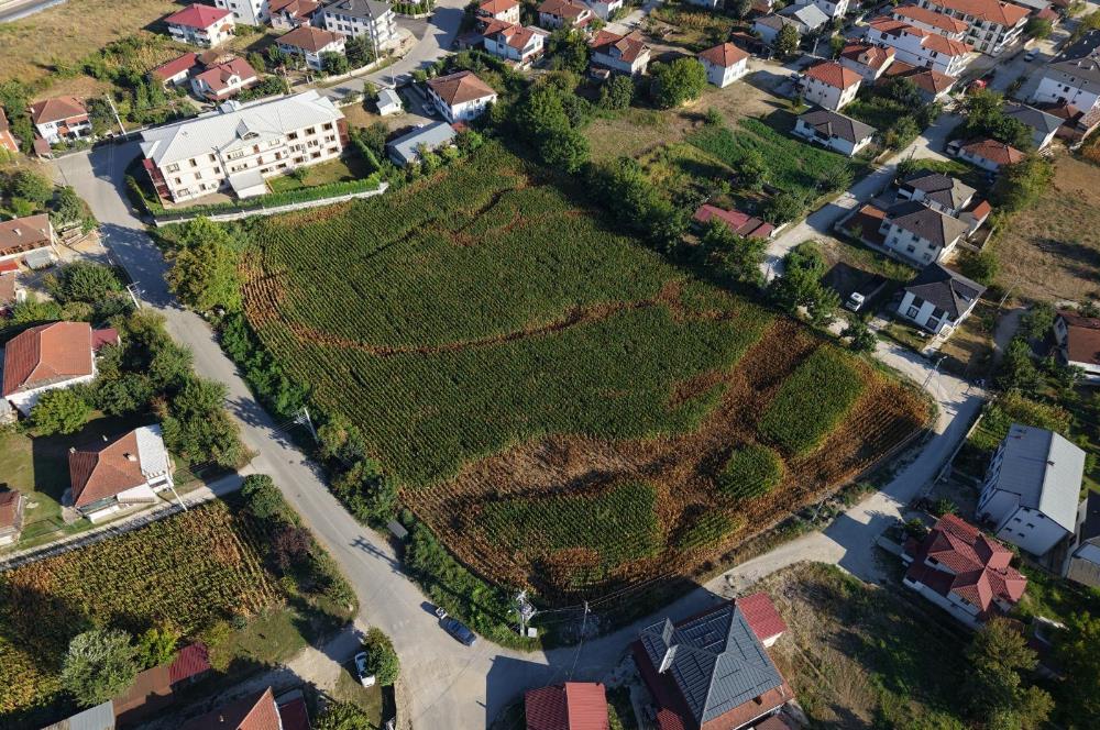 AKYAZI İNÖNÜ'DE BÜYÜME AVANTAJLI 1981 M2 ARSA