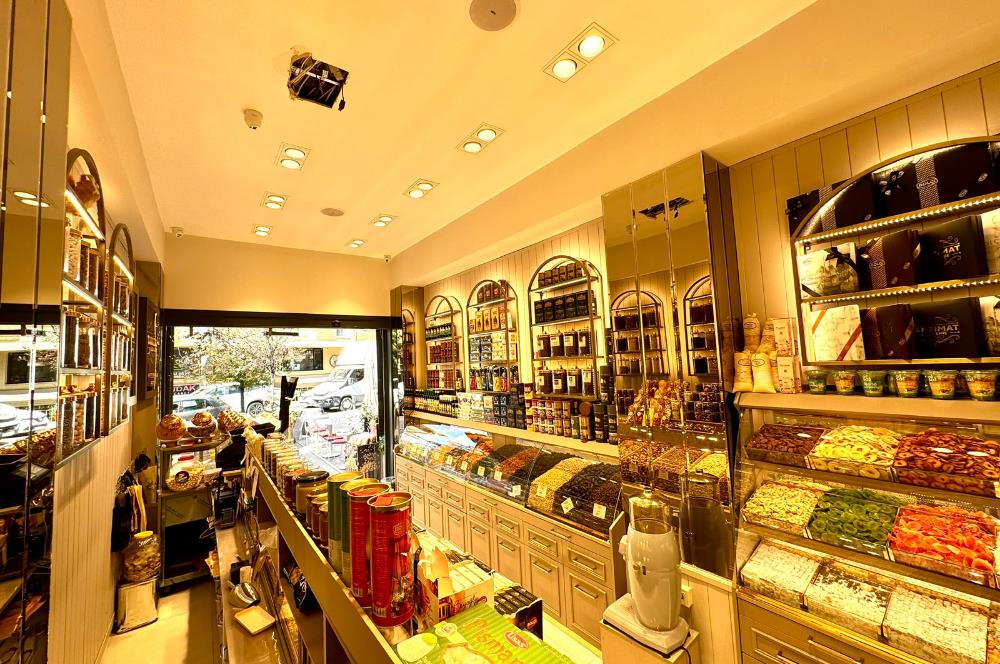 Kadıköy CaddeBostan Plaj Yolu Sokakta Kiralık Dükkan