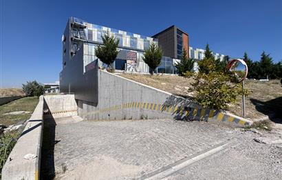 BEYTEPE’DE PRESTİJLİ BİNADA ÇİFT GİRİŞLİ SATILIK TİCARİ MÜLK
