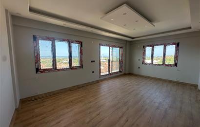 Dikili İslamlar da Deniz Manzaralı Geniş Bahçeli Satılık Villa
