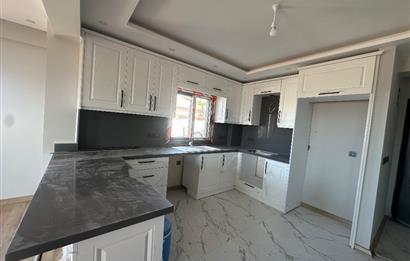 Dikili İslamlar da Deniz Manzaralı Geniş Bahçeli Satılık Villa