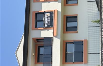 Dikili İslamlar da Deniz Manzaralı Geniş Bahçeli Satılık Villa