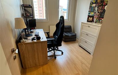 KOZYATAĞI BAYTUR KONUTLARINDA HAVUZ CEPHELİ 100 M² NET 3+1