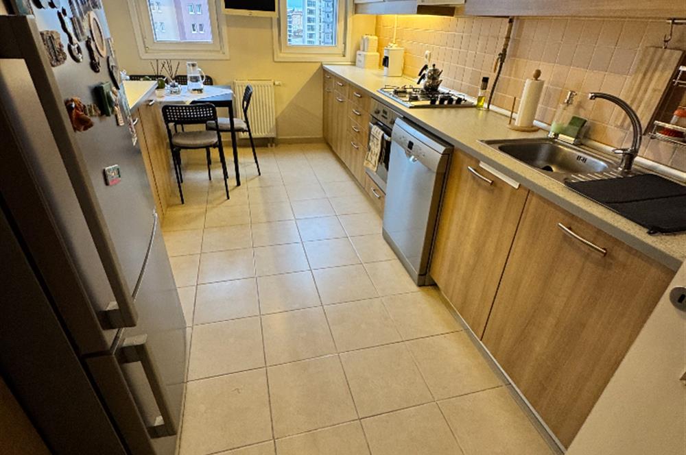 KOZYATAĞI BAYTUR KONUTLARINDA HAVUZ CEPHELİ 100 M² NET 3+1