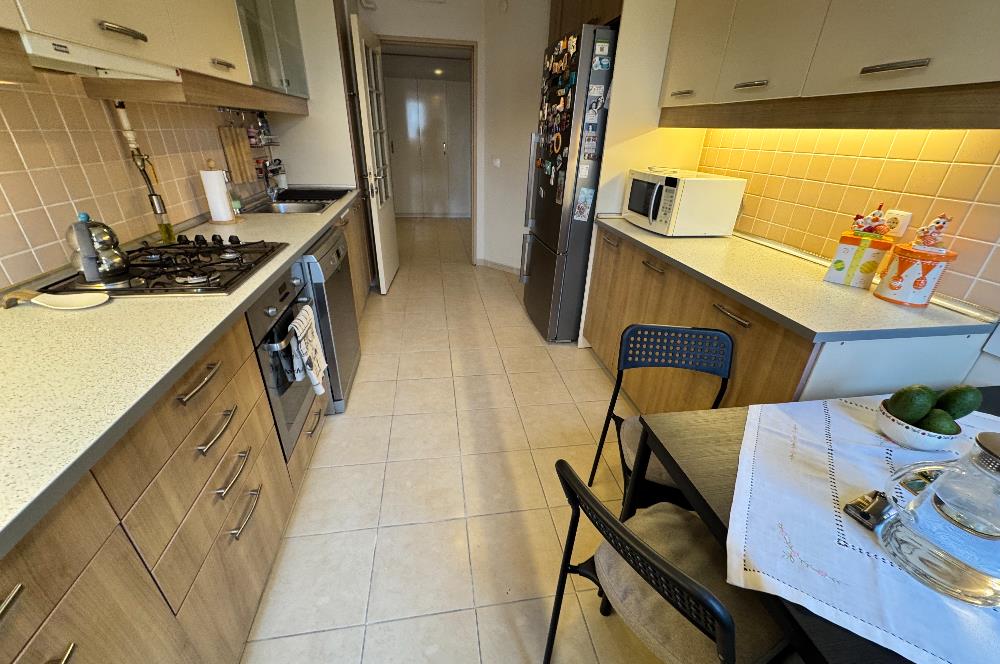 KOZYATAĞI BAYTUR KONUTLARINDA HAVUZ CEPHELİ 100 M² NET 3+1