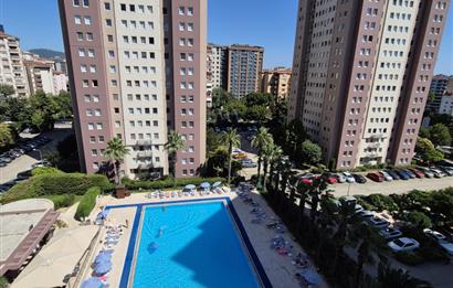 KOZYATAĞI BAYTUR KONUTLARINDA HAVUZ CEPHELİ 100 M² NET 3+1