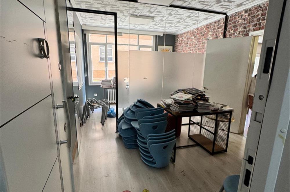 BAĞDAT CADDESİ'NE CEPHELİ KİRALIK 160 M2 NET HER İŞE UYGUN OFİS