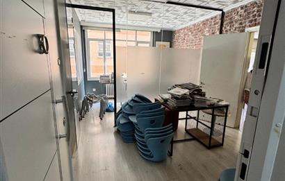 BAĞDAT CADDESİ'NE CEPHELİ KİRALIK 160 M2 NET HER İŞE UYGUN OFİS