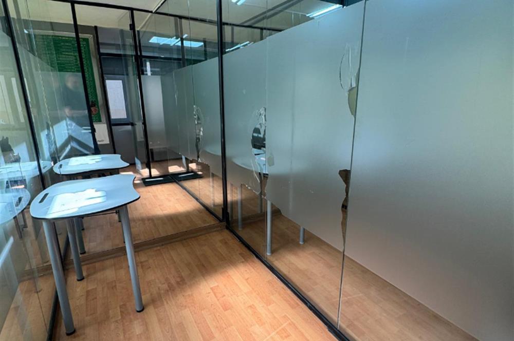 BAĞDAT CADDESİ'NE CEPHELİ KİRALIK 160 M2 NET HER İŞE UYGUN OFİS
