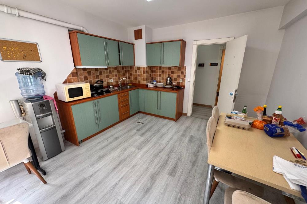 BAĞDAT CADDESİ'NE CEPHELİ KİRALIK 160 M2 NET HER İŞE UYGUN OFİS