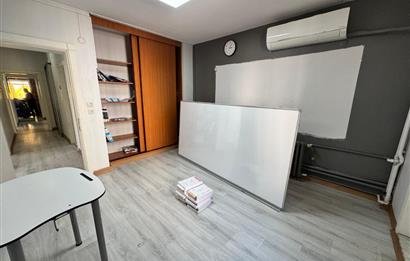 BAĞDAT CADDESİ'NE CEPHELİ KİRALIK 160 M2 NET HER İŞE UYGUN OFİS
