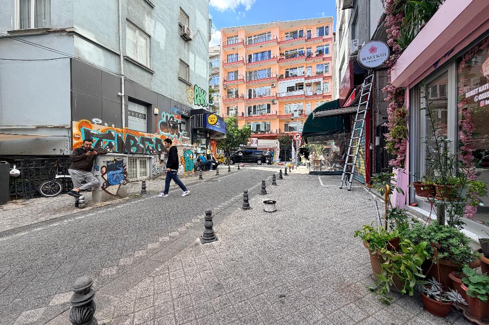 Bahariye Caddesine 1.Bina 50m2 Net Asma Katlı Satılık Dükkan