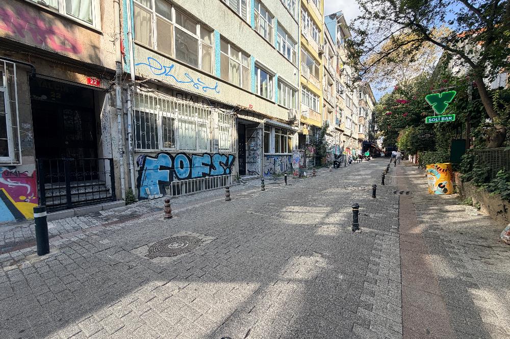 Caferağa'da Kısmi Deniz Manzaralı, 100m² Net 3+1 Satılık Daire