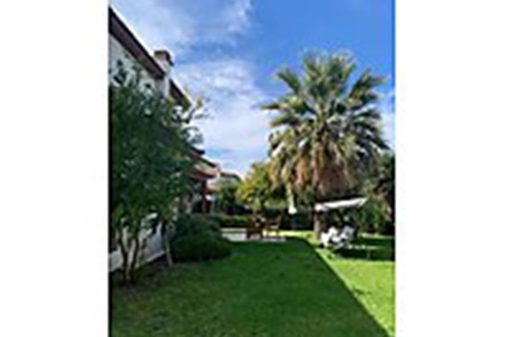 Çeşme Dalyan Cankaya Evleri Geniş Bahçeli Satılık Villa