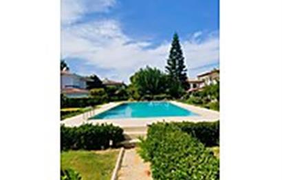 Çeşme Dalyan Cankaya Evleri Geniş Bahçeli Satılık Villa