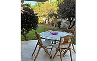 Çeşme Dalyan Cankaya Evleri Geniş Bahçeli Satılık Villa